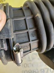 Патрубок воздушного фильтра Volvo XC90 t27