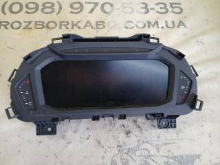 Приборна панель Q3 2021 83A 2.0 CZRA