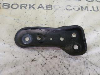 Кронштейн передний правый Q3 2021 83A 2.0 CZRA