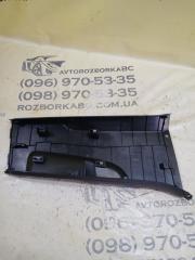 Накладка стойки левая Q3 2021 83A 2.0 CZRA