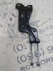 Кронштейн правый Macan 2015 95B CTMA