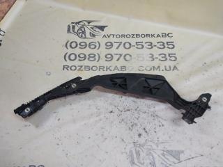 Крепление бампера переднее левое Porsche Macan 2015