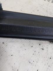 Уплотнитель капота Macan 2015 95B CTMA