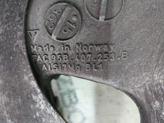 Цапфа/поворотный кулак передний левый Macan 2015 95B CTMA