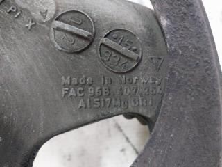 Цапфа/поворотный кулак передний правый Macan 2015 95B CTMA