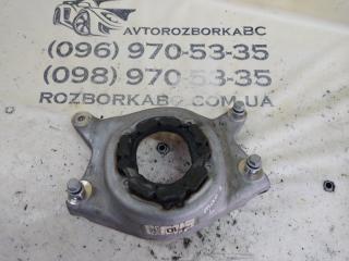 Кронштейн амортизатора передний левый Porsche Macan 2015