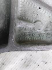 Кронштейн амортизатора передний левый Macan 2015 95B CTMA