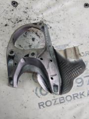 Кронштейн подрамника передний правый Macan 2015 95B CTMA