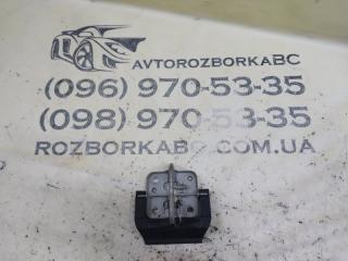 Крюк замка капота Volkswagen Tiguan 2022 Б/У Крюк замка капота Volkswagen Tiguan 2022