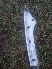 Батон/передняя стойка передняя левая Q3 2021 83A 2.0 CZRA