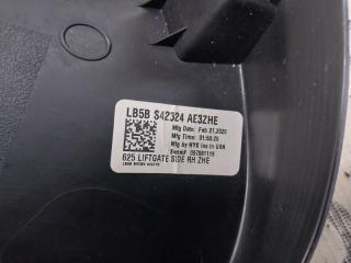 Накладка крышки багажника правая Ford Explorer 3.0