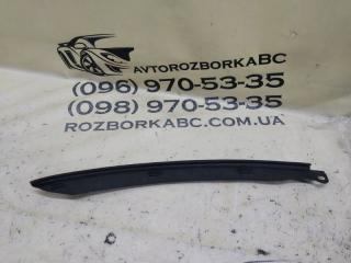 Уплотнитель капота правый Audi Q5 2018