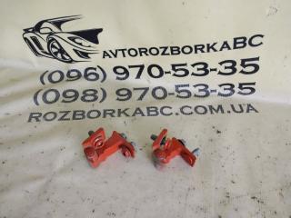 Петля двери задняя правая Audi Q3 2021 Б/У Петля двери задняя правая Audi Q3 2021