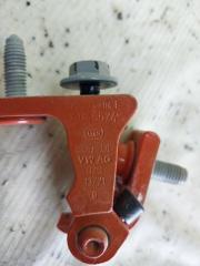 Петля двери задняя правая Q3 2021 83A 2.0 CZRA