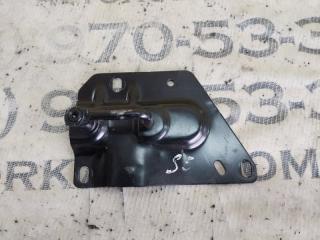 Скоба замка капота правая S5 2017 Coupe 3.0 CWGD