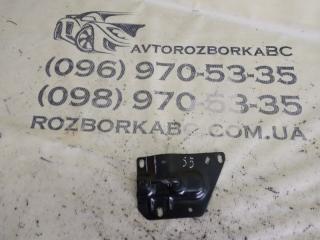 Запчасть скоба замка капота левая Audi S5 2017