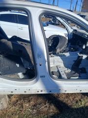 Центральная стойка кузова правая BMW 530 2018