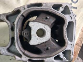 Подушка двигателя UX 2019 200 2.0